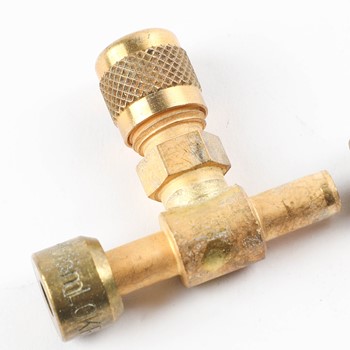 Conector de Latón L13000775 con Válvula Schrader L-R CKD155075