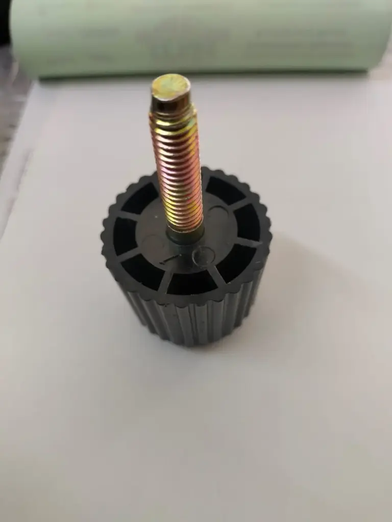 Pata Niveladora Universal para Electrodomésticos CKD91902